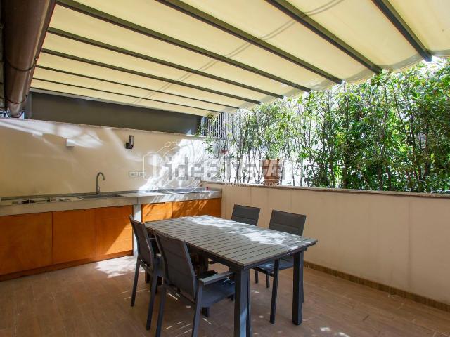 Appartamento in vendita di 130 m² in Via Giovanni da Procida, 19
