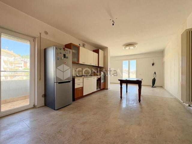 Appartamento in vendita di 130 m² in Via Giovanni Falcone