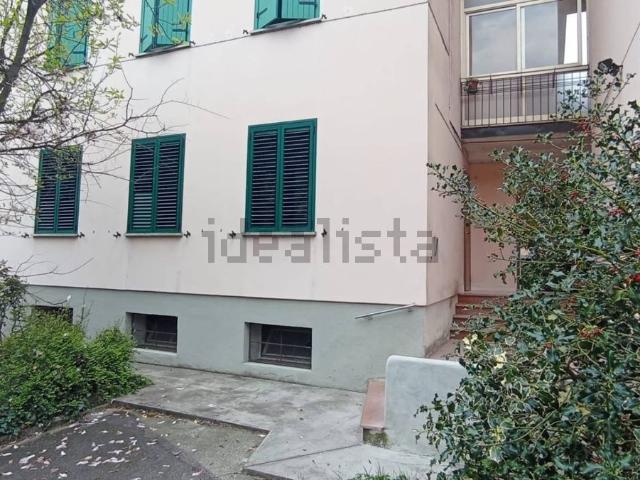 Appartamento in vendita di 130 m² in Via Giovanni Maria Bertolo