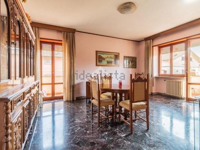 Appartamento in vendita di 130 m² in Via Giovanni Pascoli, 4