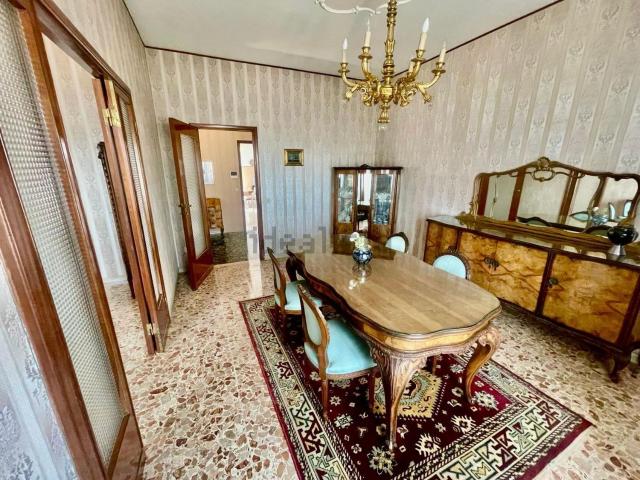 Appartamento in vendita di 130 m² in Via Gregorio X