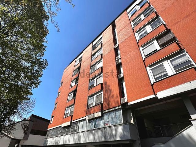 Appartamento in vendita di 130 m² in Via Guernica, 5