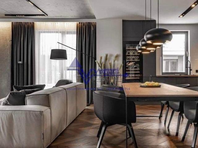 Appartamento in vendita di 130 m² in Via Guglielmo Mattioli, 20