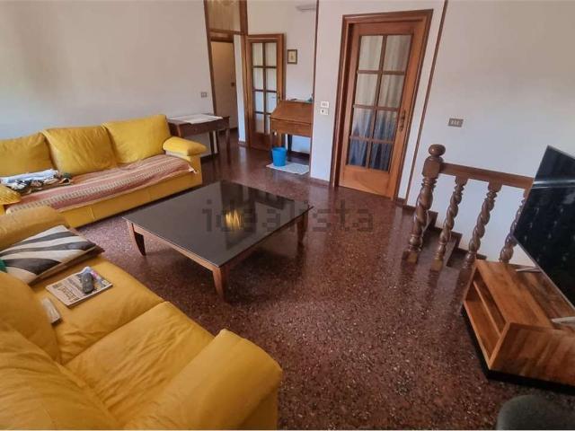 Appartamento in vendita di 130 m² in Via Guizza Bassa, 10