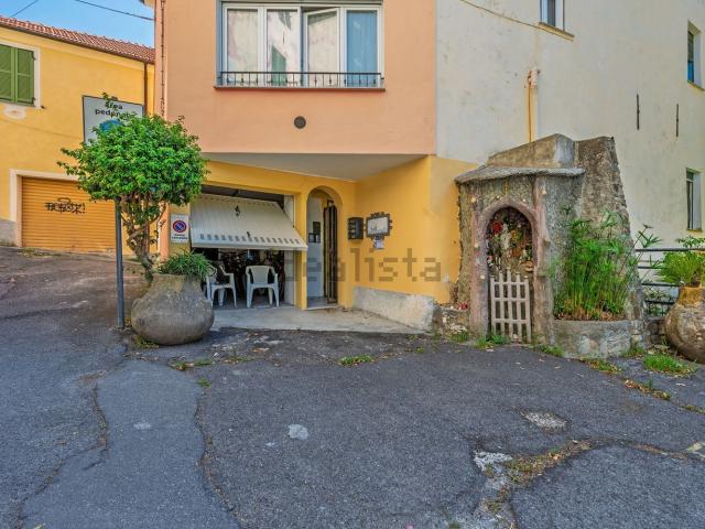 Appartamento in vendita di 130 m² in Via Dott. F. Traversa, 13