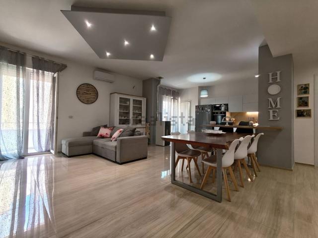 Appartamento in vendita di 130 m² in Via Don Carlo Gnocchi, 23