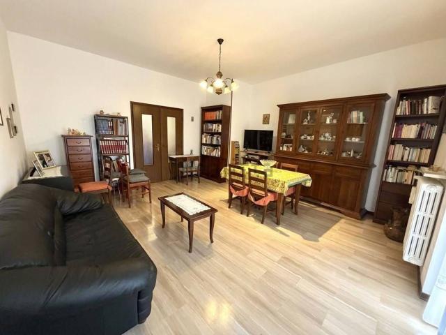 Appartamento in vendita di 130 m² in Via Don Giuseppe Giovine, 57