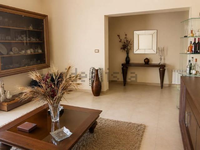 Appartamento in vendita di 130 m² in Via Don Luigi Sturzo, 10
