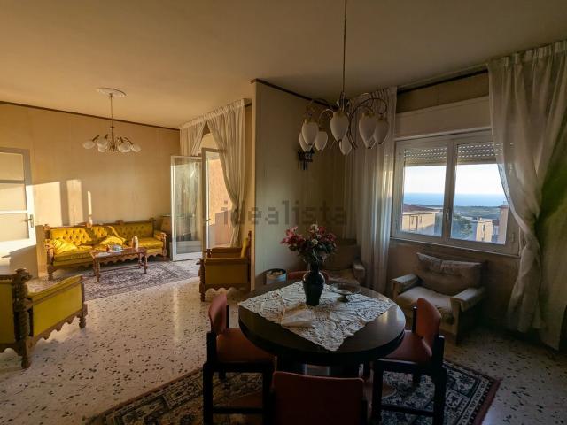 Appartamento in vendita di 130 m² in Via Don Luigi Sturzo, 22