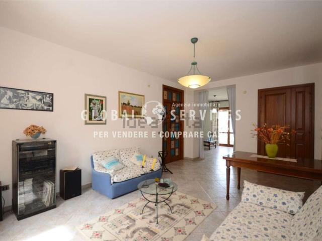 Appartamento in vendita di 144 m² in Via Don Sturzo, 8