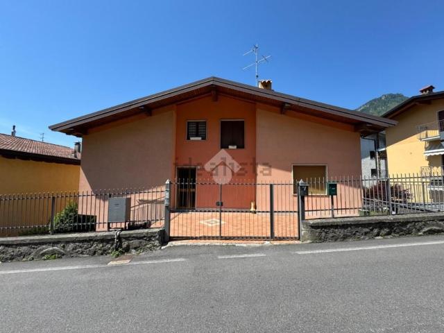 Appartamento in vendita di 130 m² in Via Daniele Spada, 86