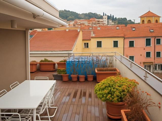 Appartamento in vendita di 130 m² in Via de Sonnaz