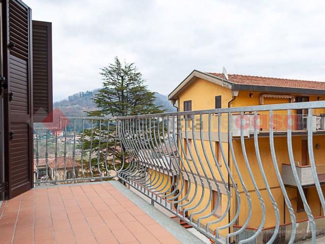 Appartamento in vendita di 130 m² in Via Debbia