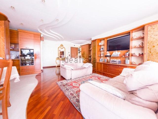Appartamento in vendita di 130 m² in Via degli Iris, 29