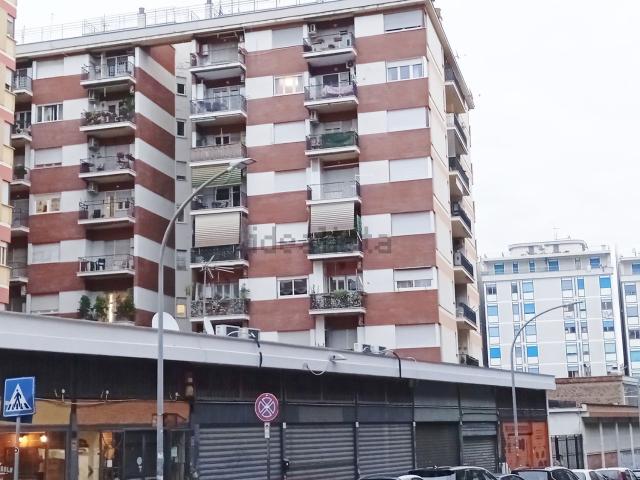 Appartamento in vendita di 130 m² in Via dei Monti di Pietralata, 18