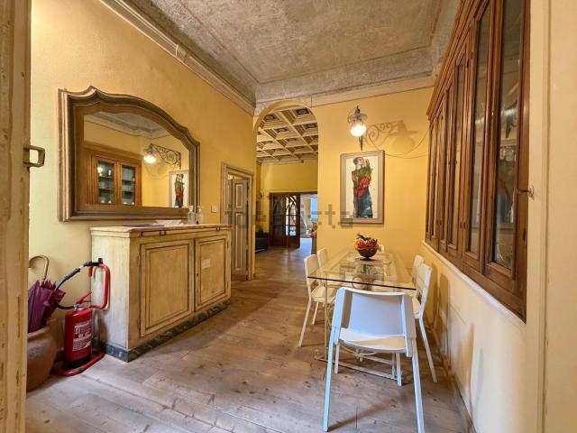 Appartamento in vendita di 130 m² in Via dei Calzaiuoli