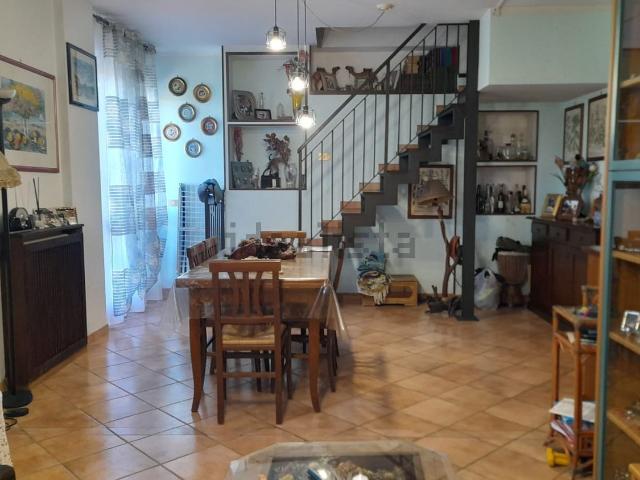 Appartamento in vendita di 130 m² in Via dei Lecci