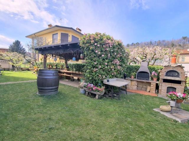 Appartamento in vendita di 130 m² in Via dei Prati Rossi