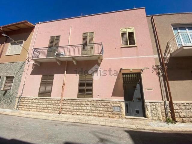 Appartamento in vendita di 130 m² in Via dei Prati, 35