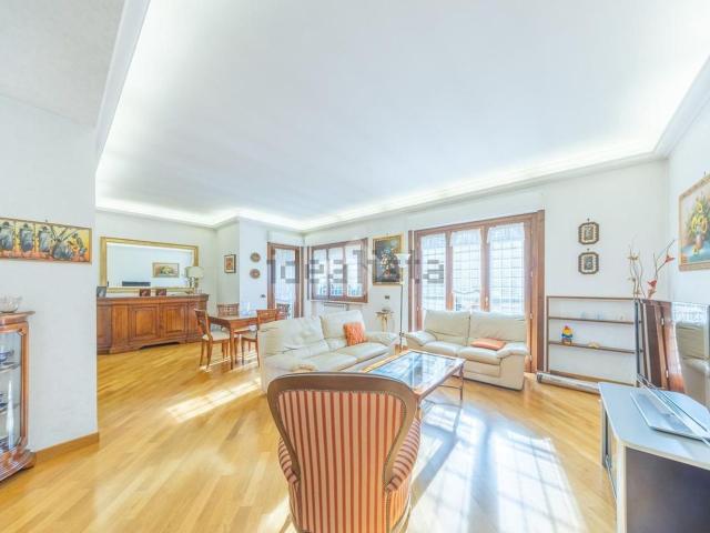 Appartamento in vendita di 130 m² in Via del Casale Santarelli, 1