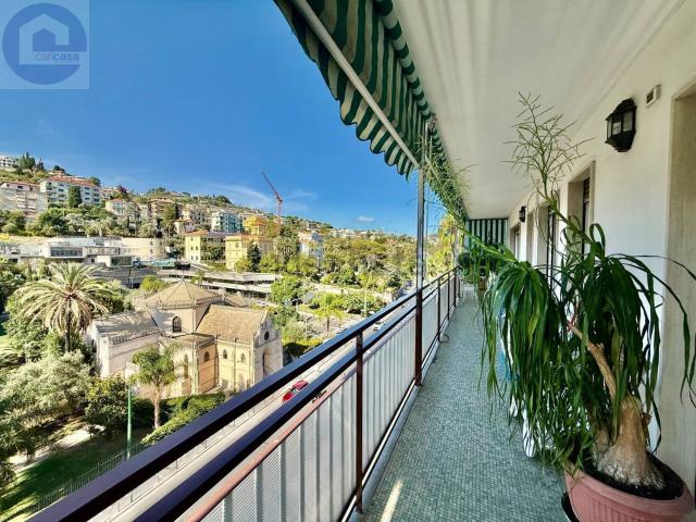 Appartamento in vendita di 130 m² in Via del Castillo, 6