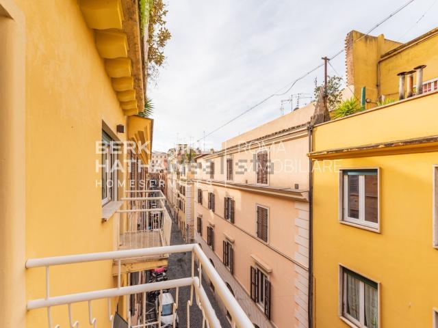 Appartamento in vendita di 130 m² in Via del Falco