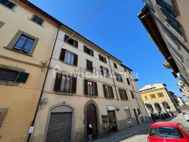 Appartamento in vendita di 130 m² in Via del Lungo Isidoro, 7