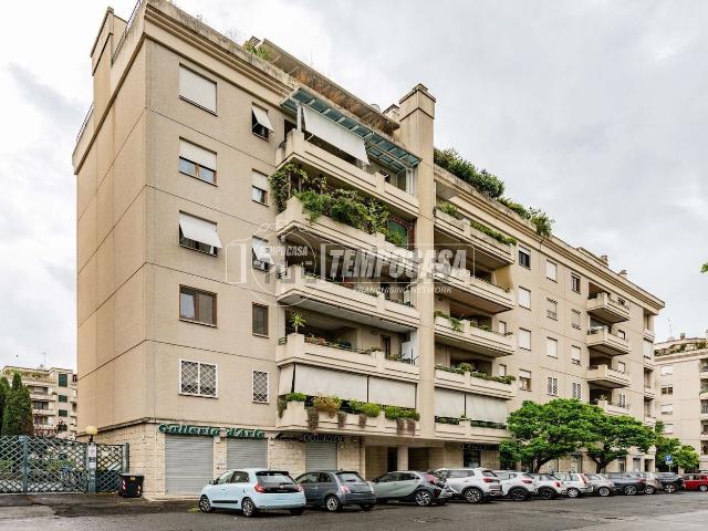 Appartamento in vendita di 130 m² in Via del Pianeta Terra, 39