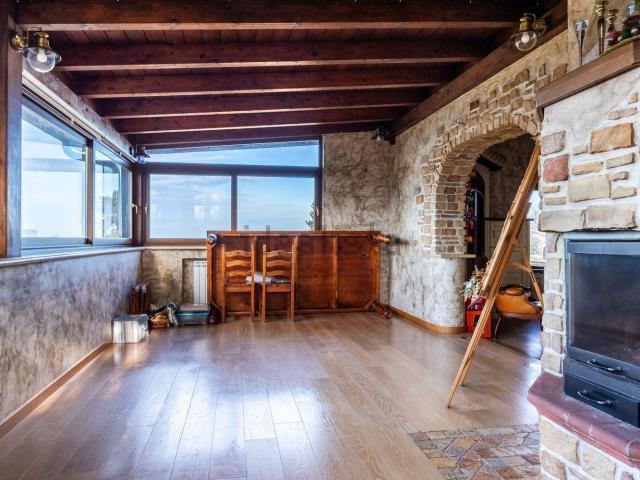 Appartamento in vendita di 130 m² in Via della Chiesetta, 25
