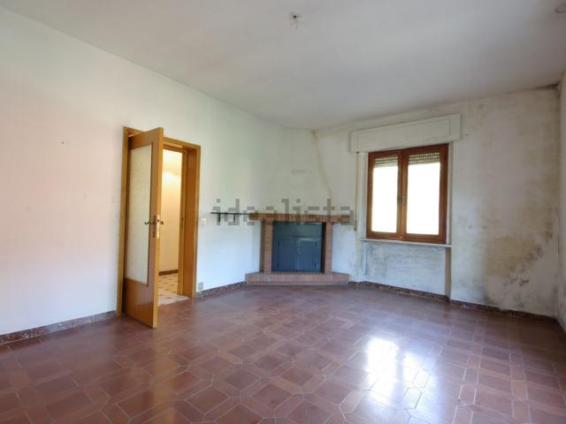 Appartamento in vendita di 130 m² in Via della Ginestra 14/16
