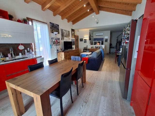 Appartamento in vendita di 130 m² in Via della Pace