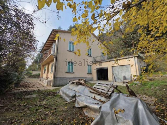Appartamento in vendita di 130 m² in Via della Quercia, 40