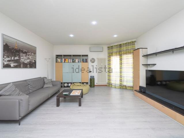 Appartamento in vendita di 130 m² in Via delle Forze Armate, 260