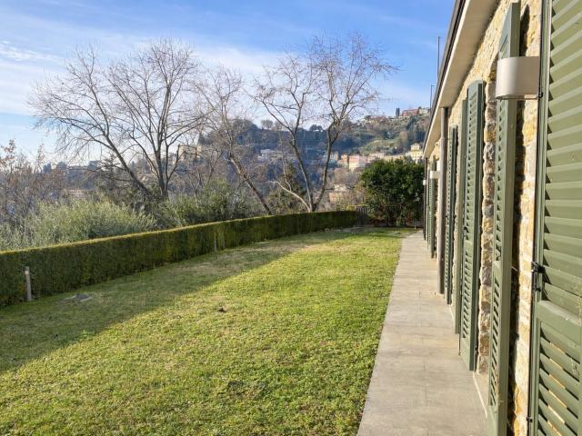 Appartamento in vendita di 130 m² in Via delle Tre Armi
