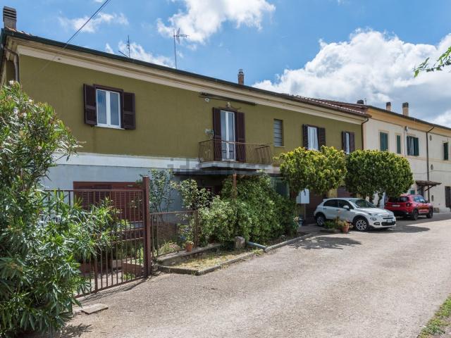 Appartamento in vendita di 130 m² in Via Divino Amore