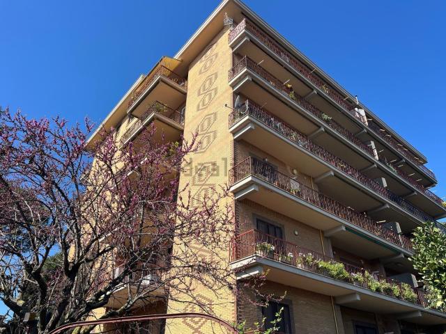 Appartamento in vendita di 130 m² in Via di Casal del Marmo, 184