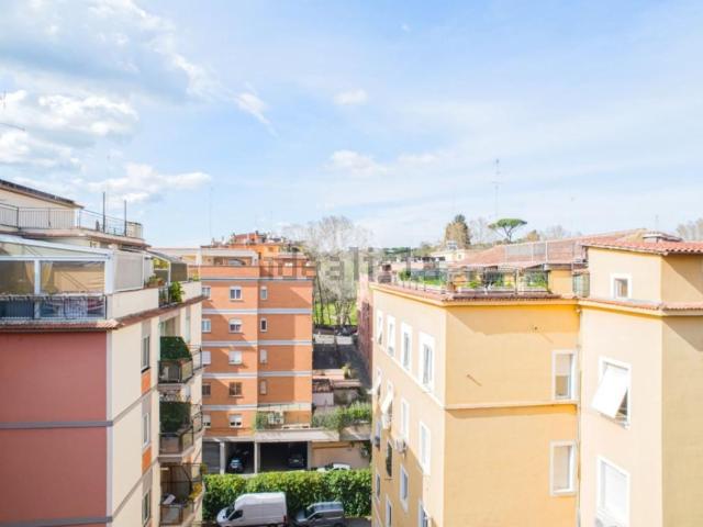 Appartamento in vendita di 130 m² in Via di Donna Olimpia, 20