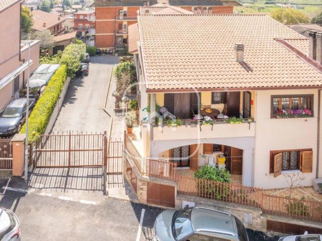 Appartamento in vendita di 130 m² in Via di S. Chiara, 19