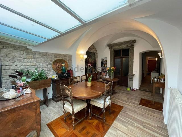 Appartamento in vendita di 130 m² in Via di San Niccolò