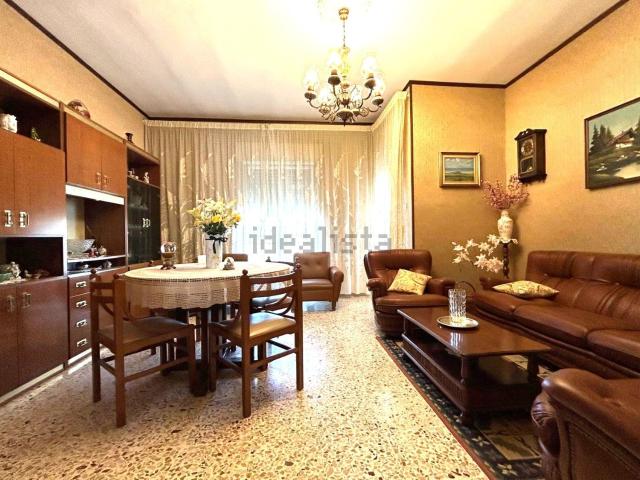 Appartamento in vendita di 130 m² in Via Duilio, 1
