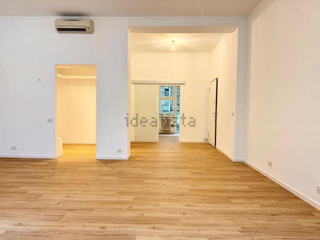 Appartamento in vendita di 130 m² in Via Edmondo de Amicis, 36