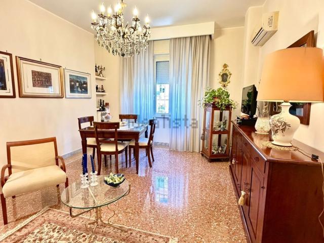 Appartamento in vendita di 130 m² in Via Edoardo Jenner