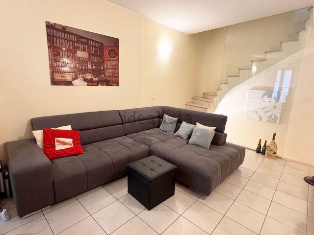 Appartamento in vendita di 130 m² in Via Elia Capriolo