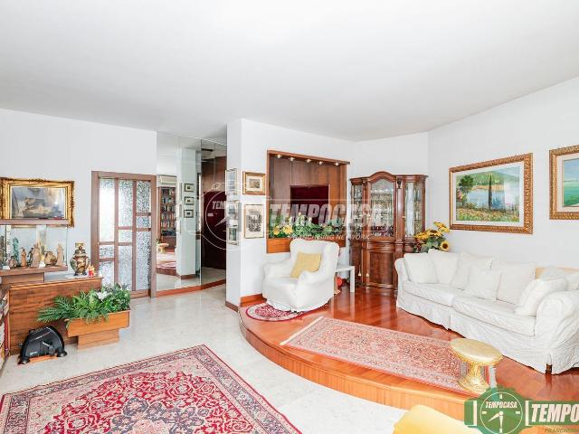 Appartamento in vendita di 130 m² in Via Europa