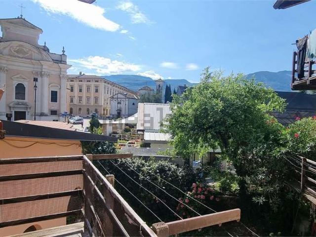 Appartamento in vendita di 130 m² in Via F.lli Bronzetti, 2