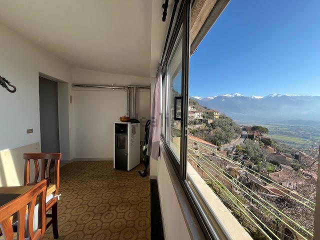 Appartamento in vendita di 130 m² in Via Foria