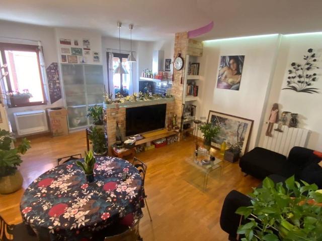 Appartamento in vendita di 130 m² in Via Filippo Corridoni, 44
