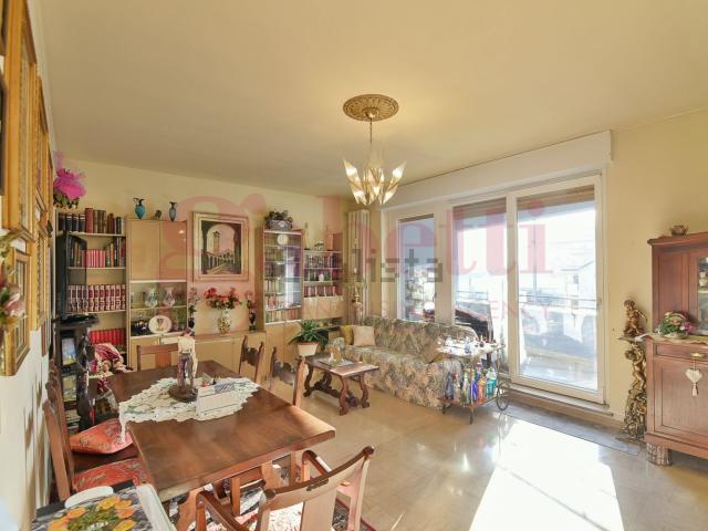 Appartamento in vendita di 130 m² in Via Francesco Baracca, 11