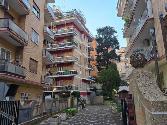 Appartamento in vendita di 130 m² in Via Franco Sacchetti, 68