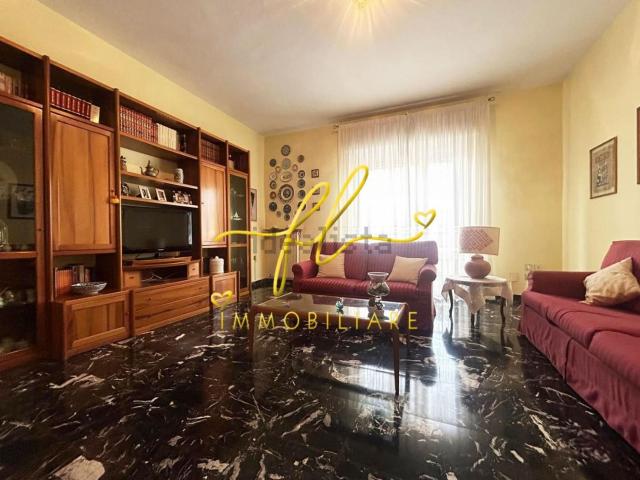 Appartamento in vendita di 130 m² in Via Fratelli Cairoli, 60